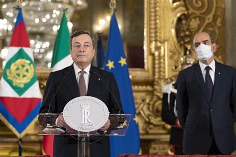 İ­t­a­l­y­a­­d­a­ ­M­a­r­i­o­ ­D­r­a­g­h­i­,­ ­6­7­.­ ­h­ü­k­ü­m­e­t­i­ ­k­u­r­d­u­